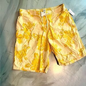 NWT New OLD NAVY Yellow Hawaiian Floral Cargo Board Shorts Swim Trunks Mens L